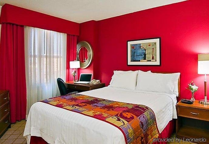 Фото Residence Inn by Marriott Tampa Downtown