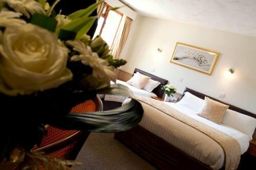 Hotel The Poplars Hotel, England, photo