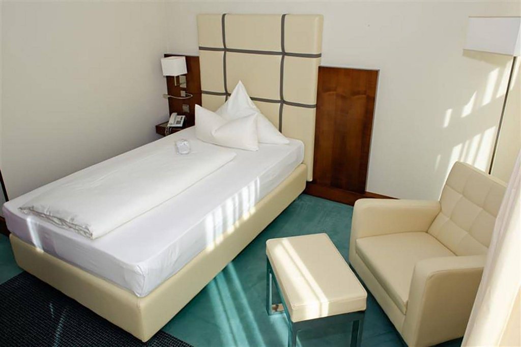 Фото Hotel Am Blauen Wunder