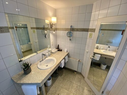 Гостиница Malerwinkel Hotel в Бергиш-Гладбахе