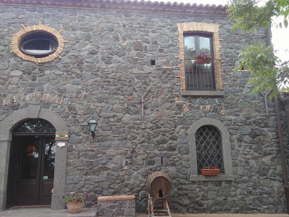 Фото Le Cisterne dell'Etna