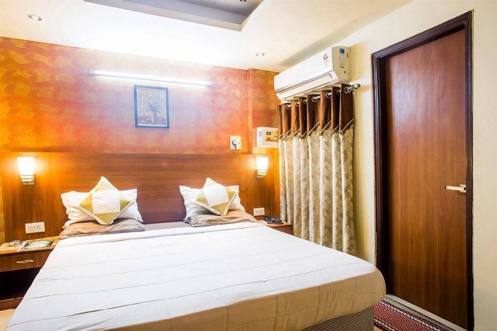 Фото The President Hotel