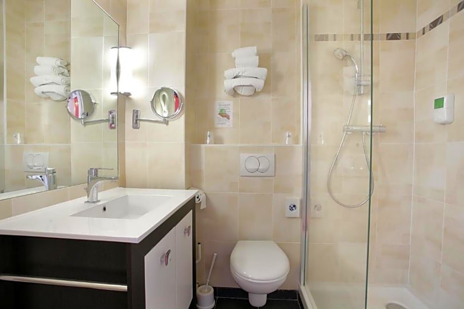 Фото Est Western Plus Le Havre Centre Gare