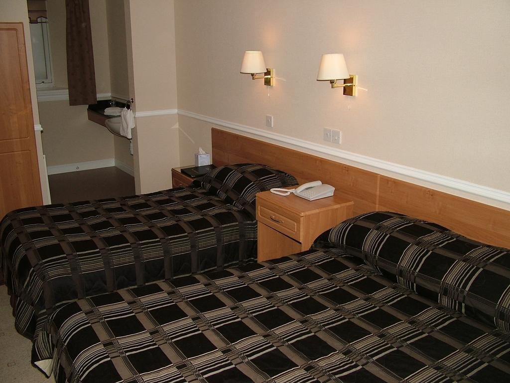 Фото Ferry Inn Stromness