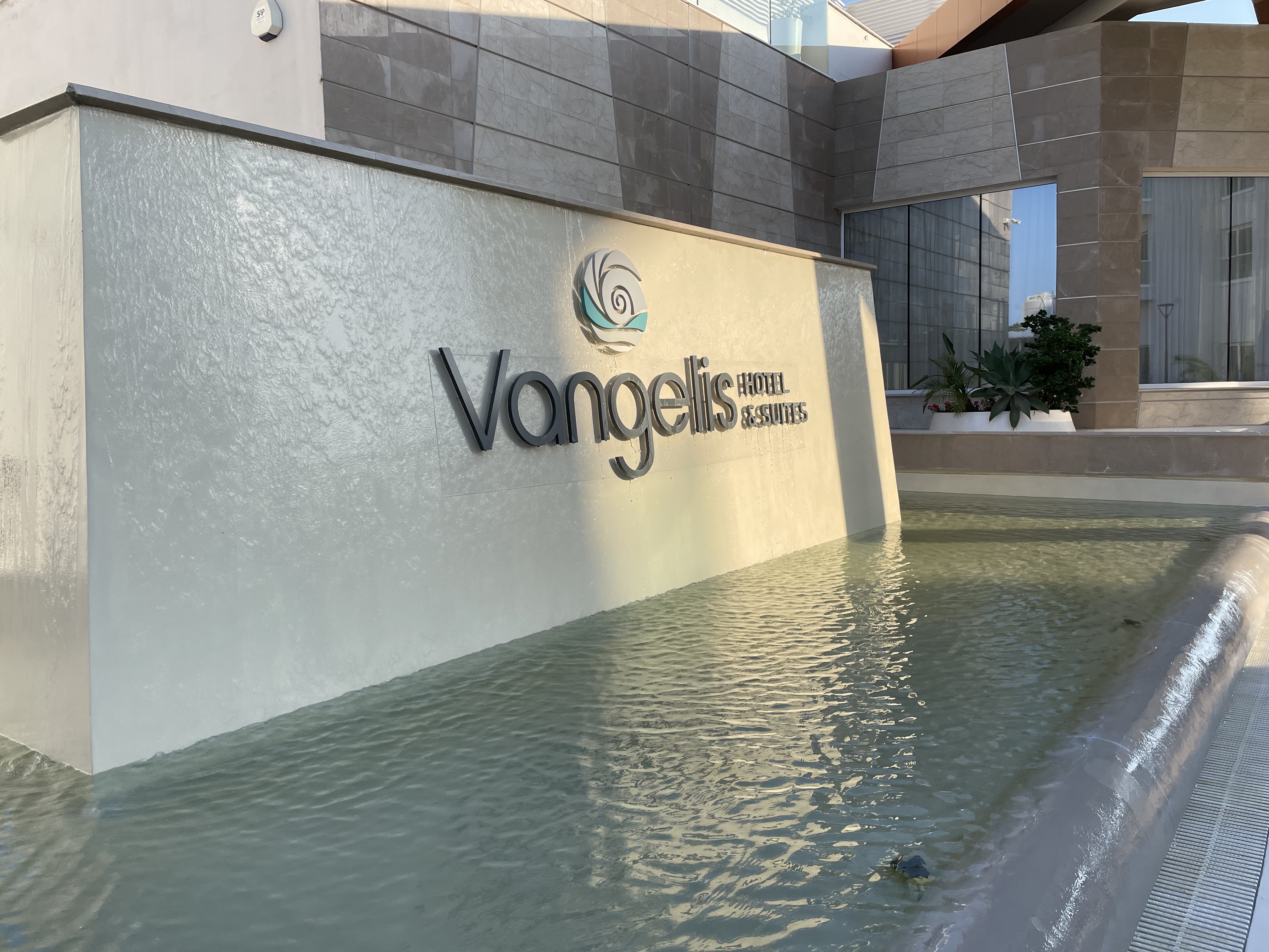 Фото Vangelis Hotel & Suites