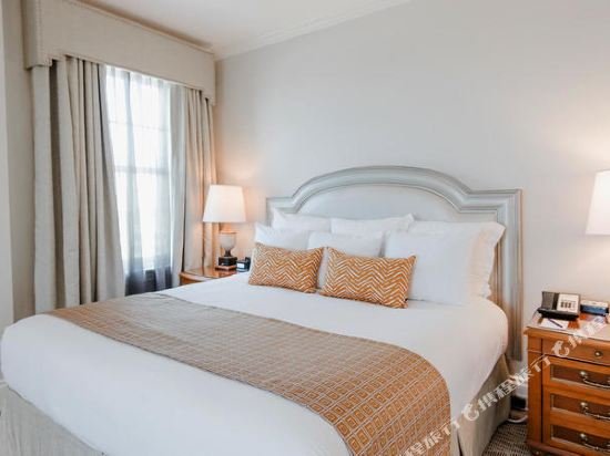 Фото Warwick Melrose Dallas