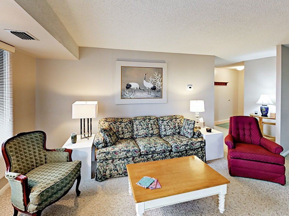 Фото 20th Avenue North № 1004 - 2 Br Condo