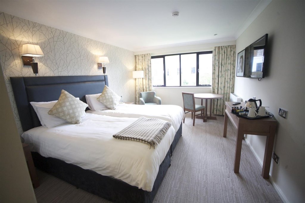 Фото Winchester Royal Hotel