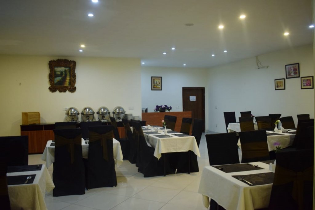 Фото Grand Millennium Hotel