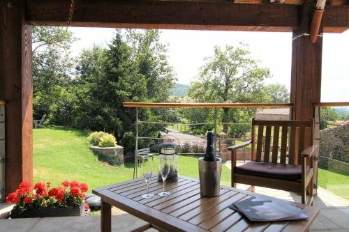 Гостиница Le Clos Des Pierres Rouges в Бриуде