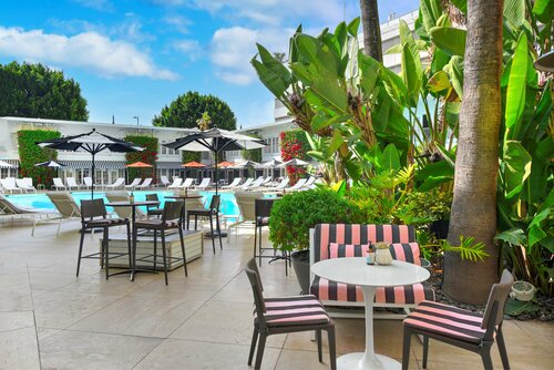 Внешний вид отеля The Beverly Hilton в Беверли-Хиллз, фото 5