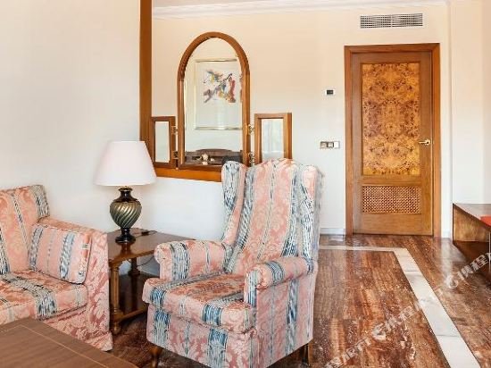 Фото Hotel Serrano Palace