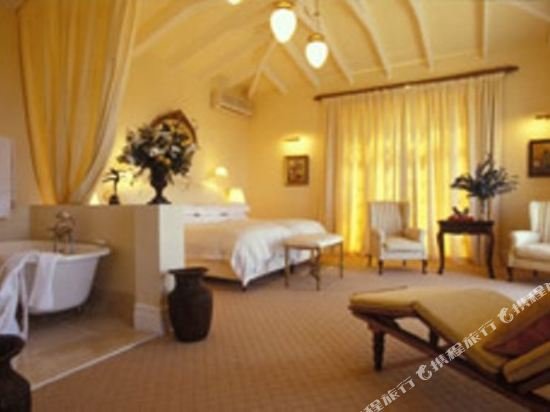 Фото Colona Castle