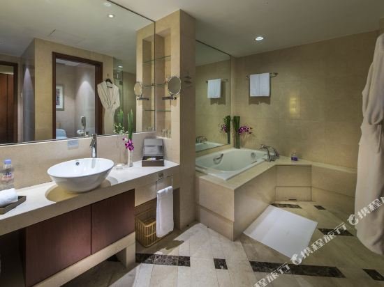 Фото The Beijing Kuntai Royal Hotel