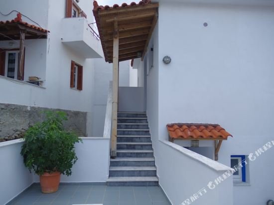 Фото Erato Apartments