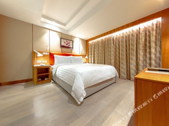 Фото Royal Dragon Hotel