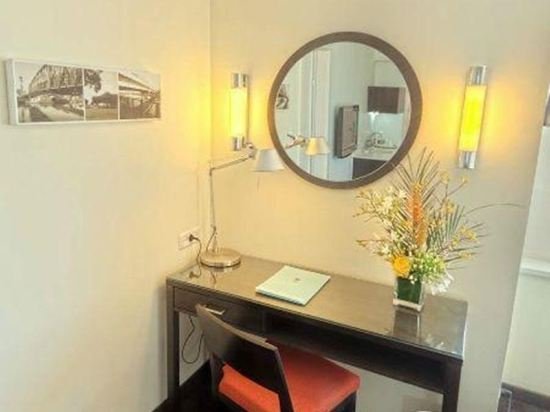 Фото Metropolitan Hotel