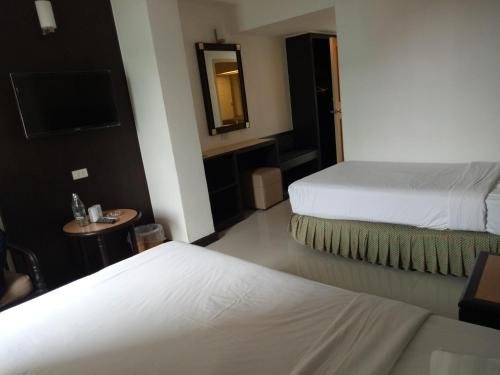 Фото New Cathay Hotel Betong