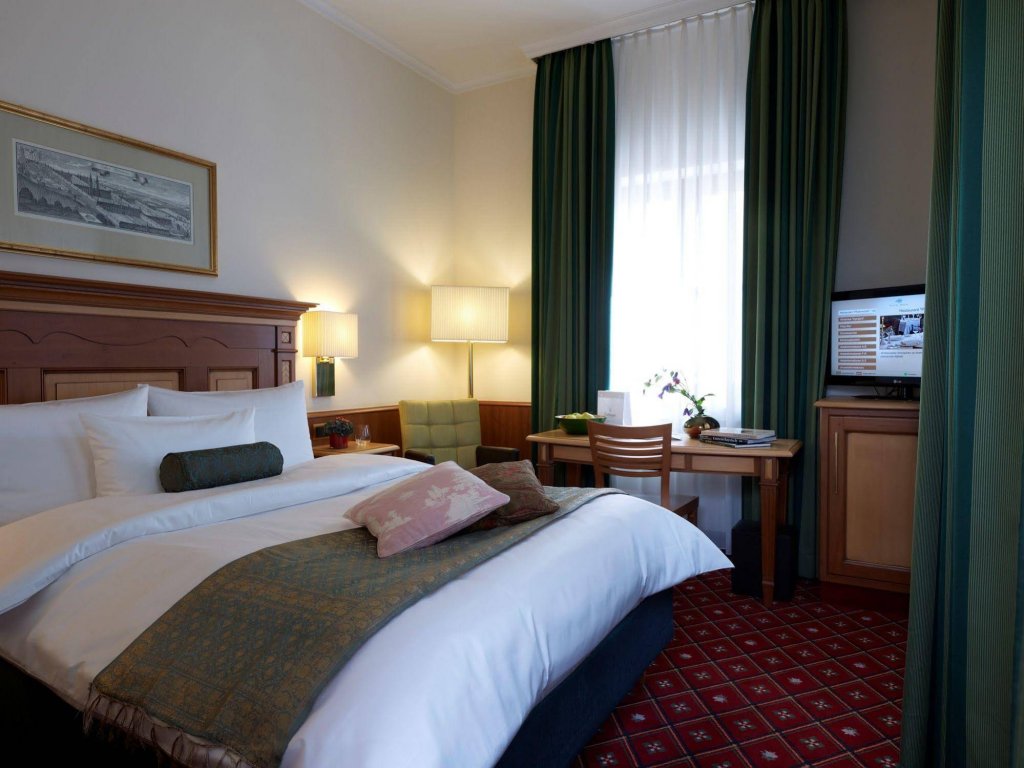 Фото Platzl Hotel