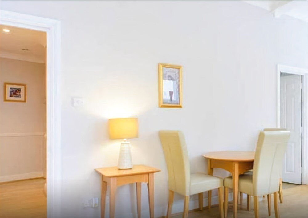 Фото Twyne House Apartments