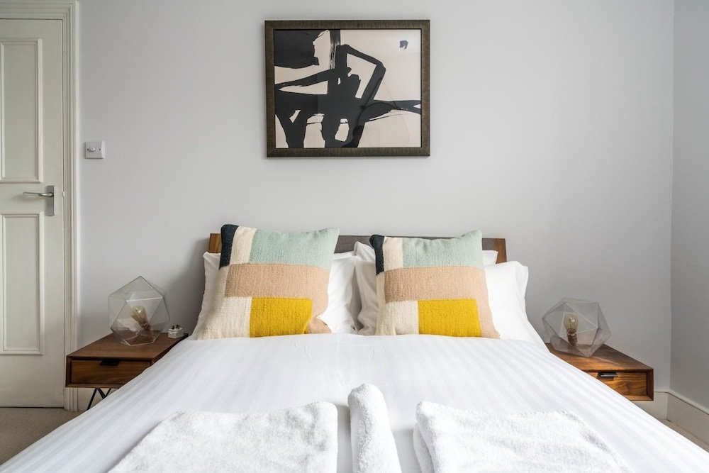 Фото New Bohemian 2 Bedroom Victorian Flat In Dalston