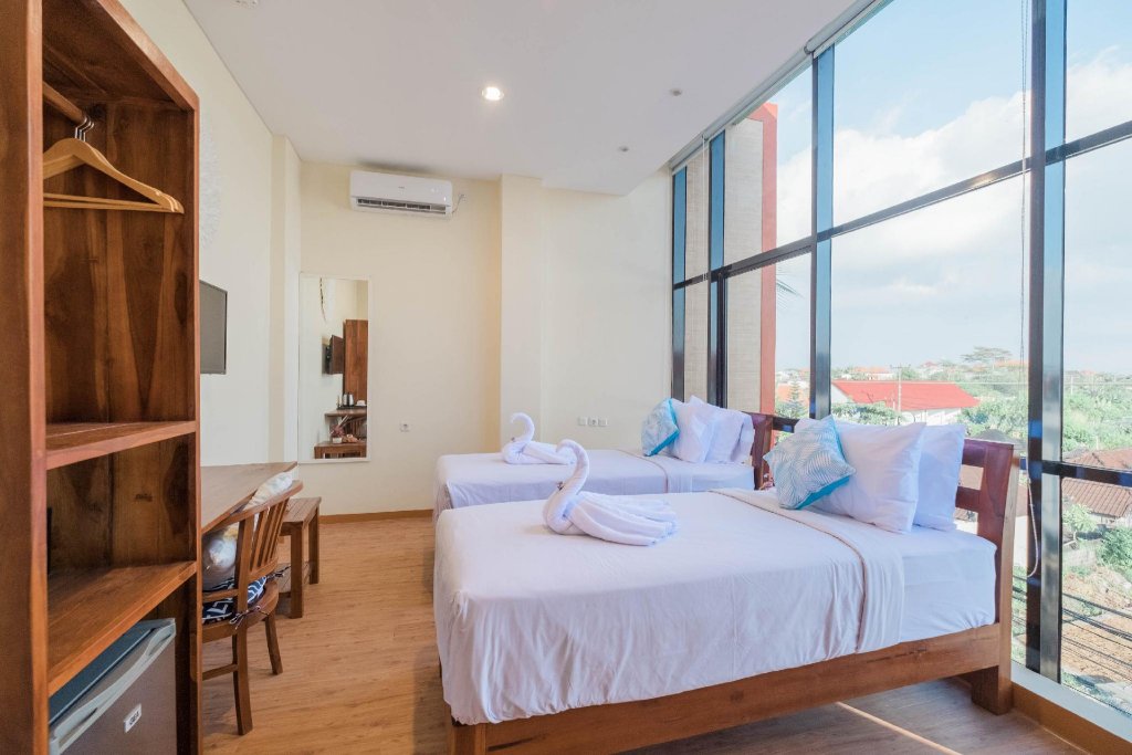 Фото Caroline Hostel