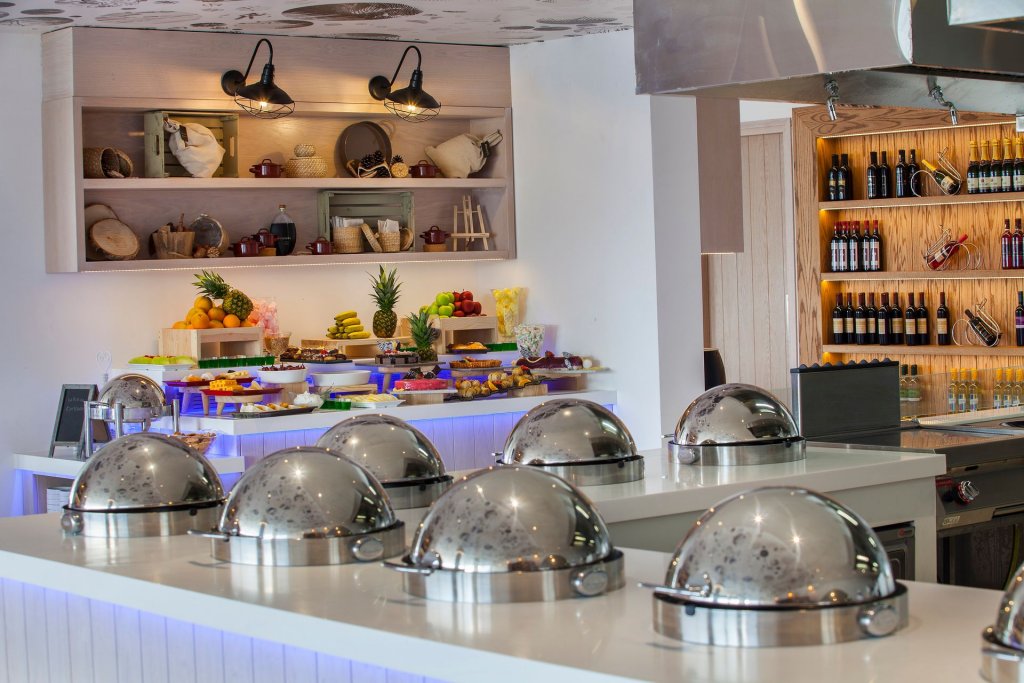 Фото The King Jason Protaras - Designed for Adults