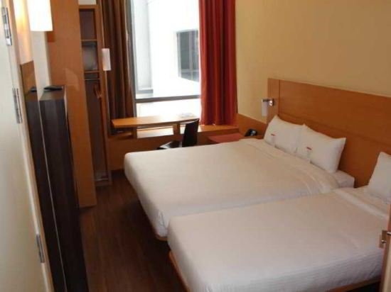 Фото Ibis Singapore Novena