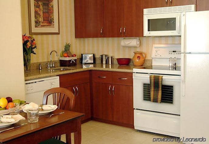 Фото Residence Inn by Marriott Toronto Airport