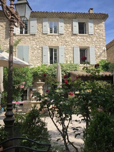 Гостиница La Figuiere Fontaine de Vaucluse в Апте