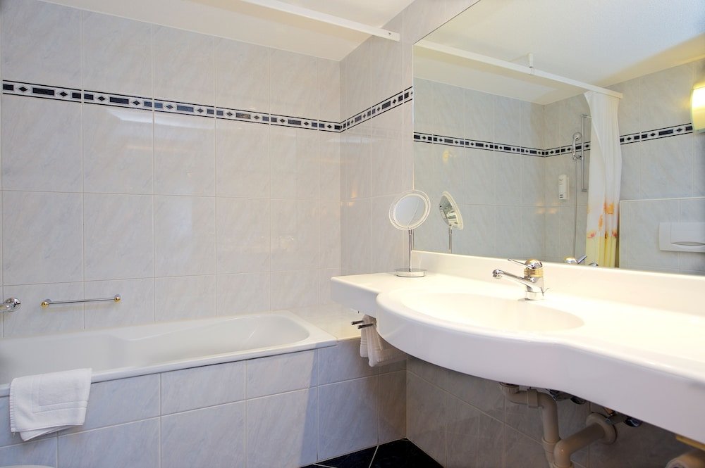 Фото Отель La Couronne Hotel & Spa