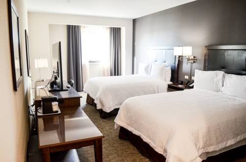 Фото Hampton Inn & Suites Richmond - Downtown