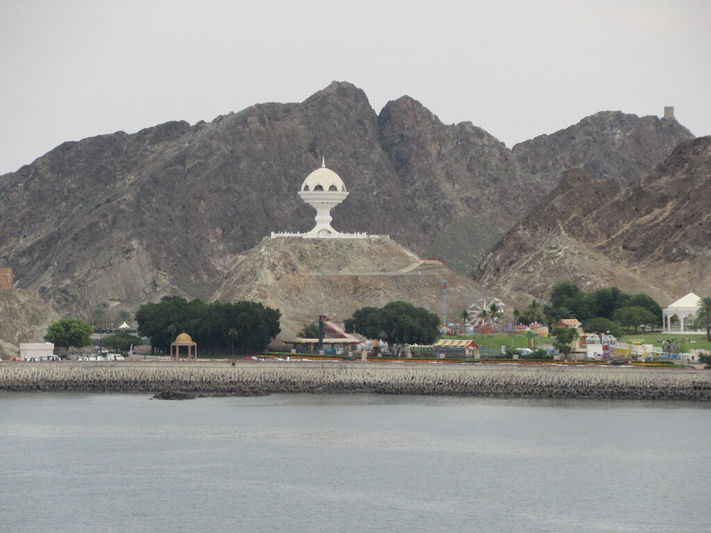 Landmark, attraction Riyam Incense Burner, Muscat, photo