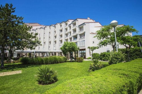 Гостиница Corinthia Baška Sunny Hotel