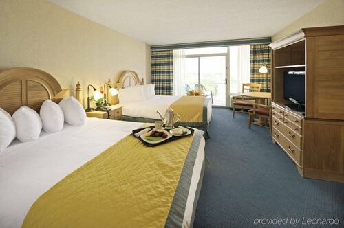 Гостиница Wyndham Virginia Beach Oceanfront в Вирджиния-Бич