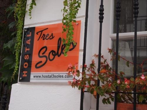 Фото Hostal Tres Soles