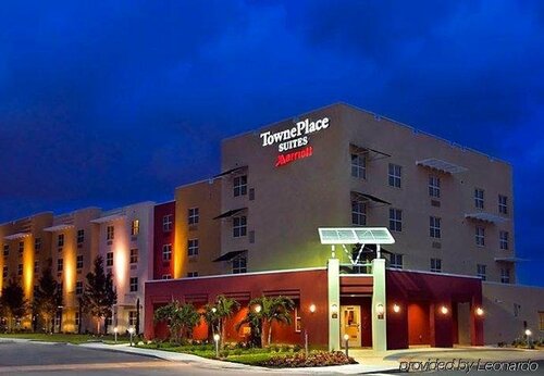 Гостиница TownePlace Suites by Marriott Tampa Westshore/Airport в Тампе