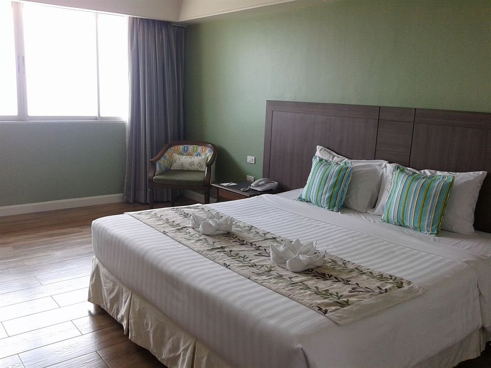 Фото Hua Hin Grand Hotel and Plaza