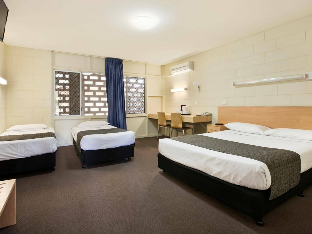 Hotel Nightcap at Dalrymple Hotel, Queensland, photo