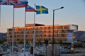 Гостиница Hotel Mercure Toulon La Seyne-Sur-Mer