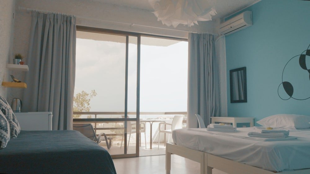 Фото The Bongos - Socially Conscious Rooms, Part of the room rate goes to charity