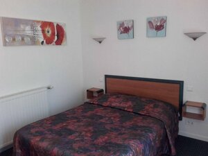 Auberge du Gros Tilleul (Hauts-de-France, Somme, Arrondissement d'Abbeville, Argoules, Place du Château), hotel