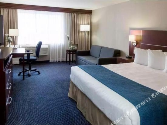 Фото Quality Inn & Suites Brossard