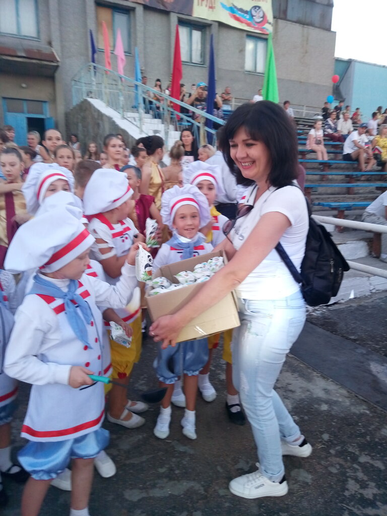 House of culture Дворец культуры Октябрь, Zhdanivka, photo