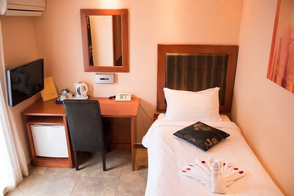 Фото Americana Hotel