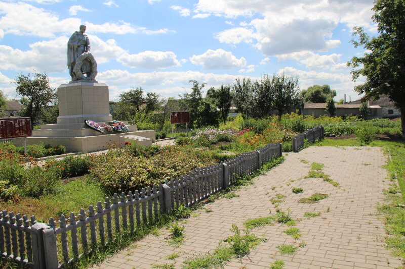 Monument, memorial Братская могила советских воинов, погибших в боях с фашистскими захватчиками, Belgorod Oblast, photo