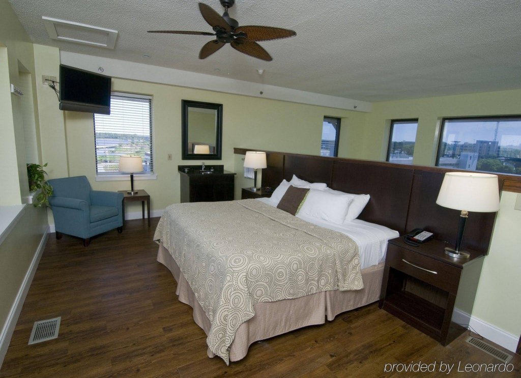 Фото Best Western Plus Coastline Inn