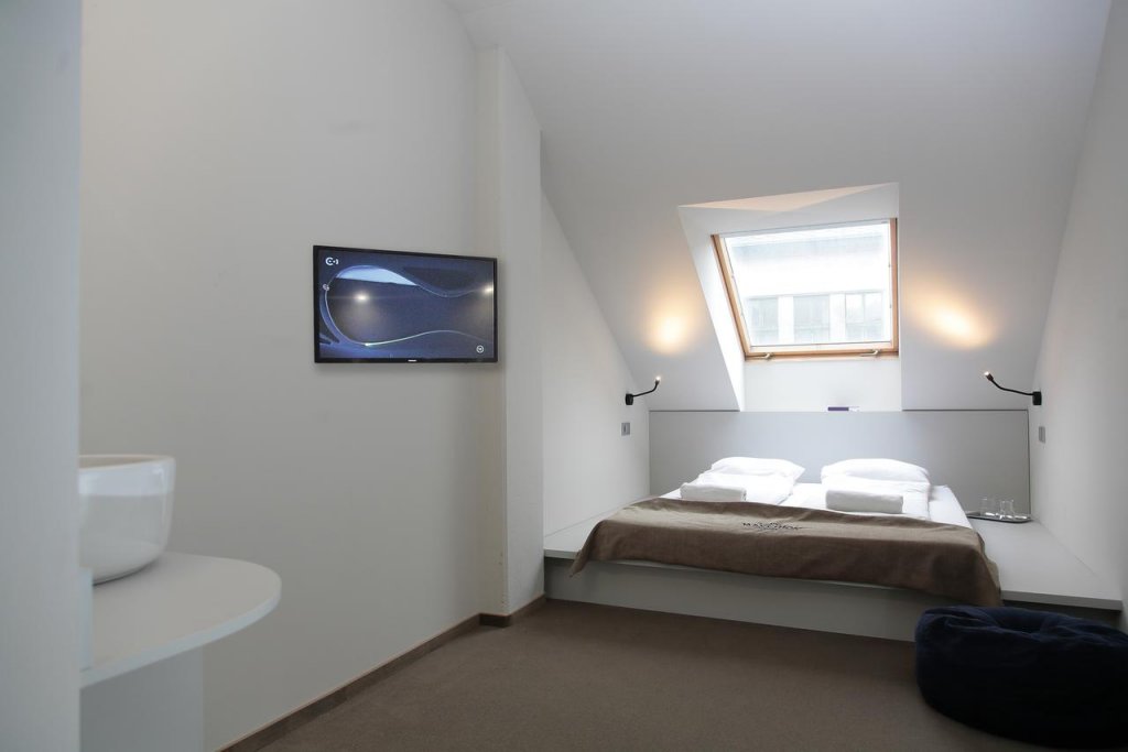 Фото Maverick Urban Lodge