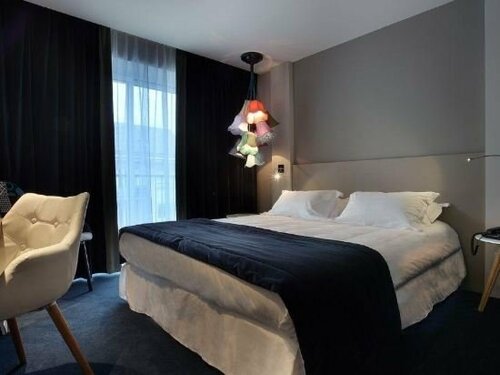 Гостиница Le Cinq в Шамбери