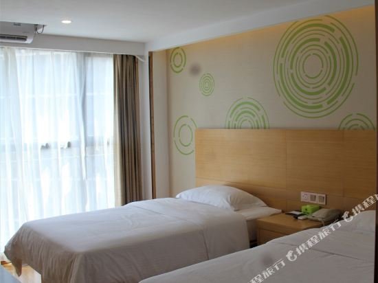 Фото GreenTree Inn GuiLin LinGui District JinShan Square JinShui Road Express Hotel